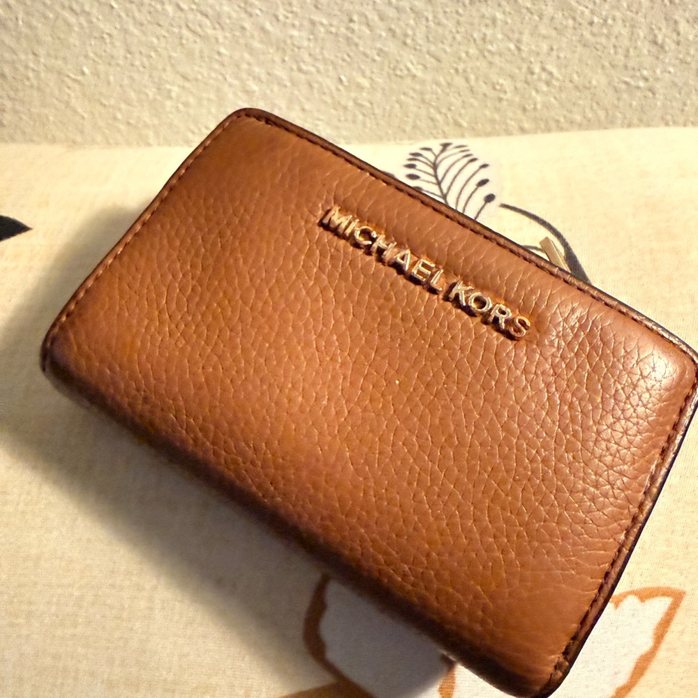 Michael Kors Brown Leather Card Holder - Picture 12 of 16